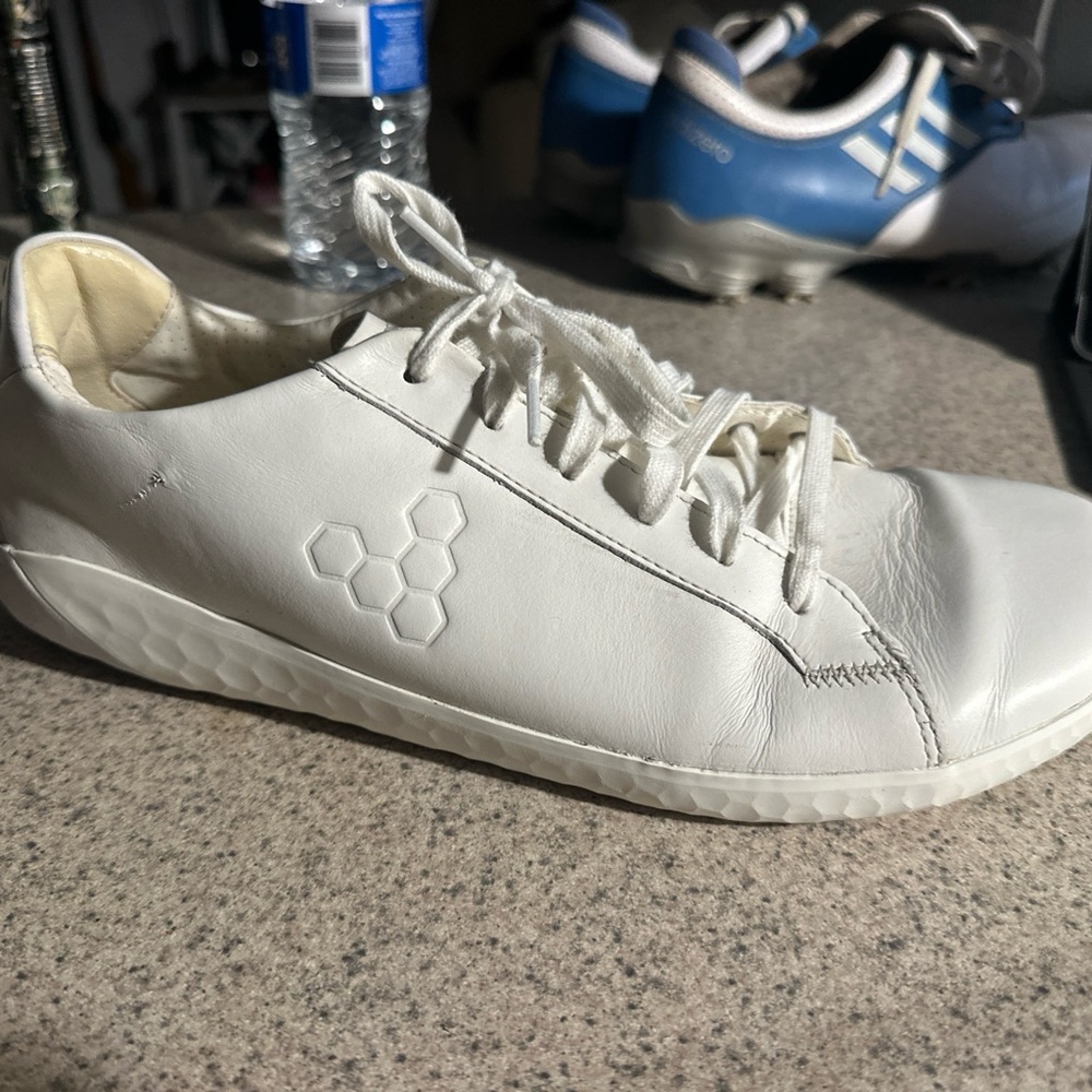 Vivobarefoot White